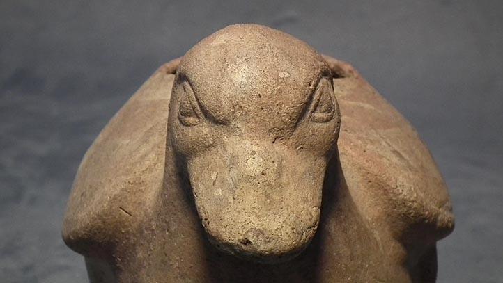 Antique Pr-Columbian Moche Terracotta Duck Effigy Vessel