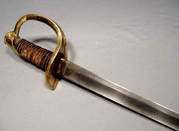 ANTIQUE AMERICAN CIVIL WAR CAVALRY SWORD