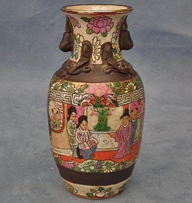 Antique Chinese 19th century Qing Dynasty Famille Rose crackle glazed Porcelain Vase