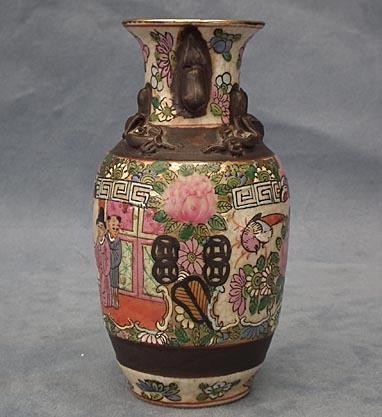 Antique Chinese 19th century Qing Dynasty Famille Rose crackle glazed Porcelain Vase