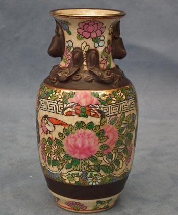 Antique Chinese 19th century Qing Dynasty Famille Rose crackle glazed Porcelain Vase