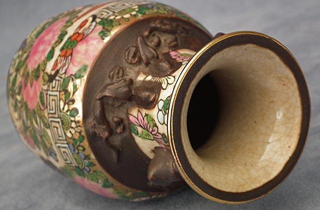 Antique Chinese 19th century Qing Dynasty Famille Rose crackle glazed Porcelain Vase