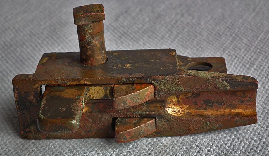 Ancient Chinese Han Dynasty BC 206-AD 220 Gold Overlaid Bronze Crossbow Mechanism