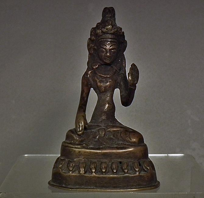 Antique 18th 19th century Sino Tibetan bronze figure of Avalokiteshvara Quan Yin - Kuan Yin