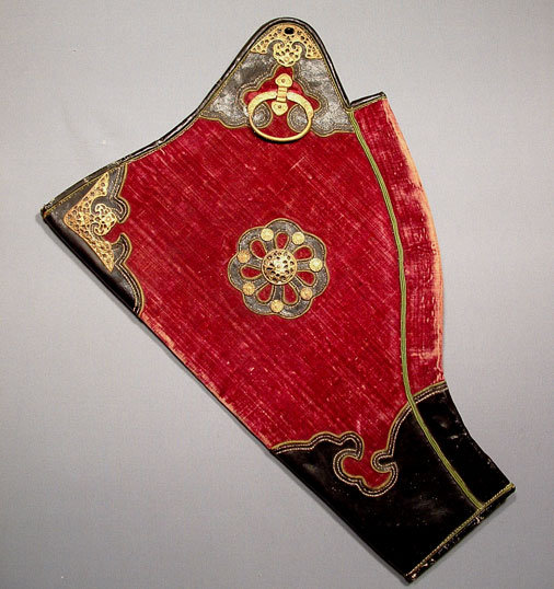 ANTIQUE CHINESE BOW CASE, 18th century