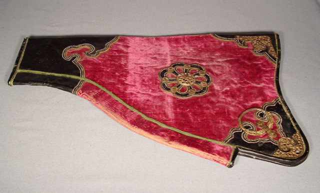 ANTIQUE CHINESE BOW CASE, 18th century
