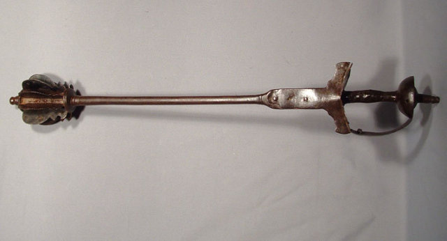 ANTIQUE INDO PERSIAN MUGHAL MACE WITH KHANDA HILT, 17th century