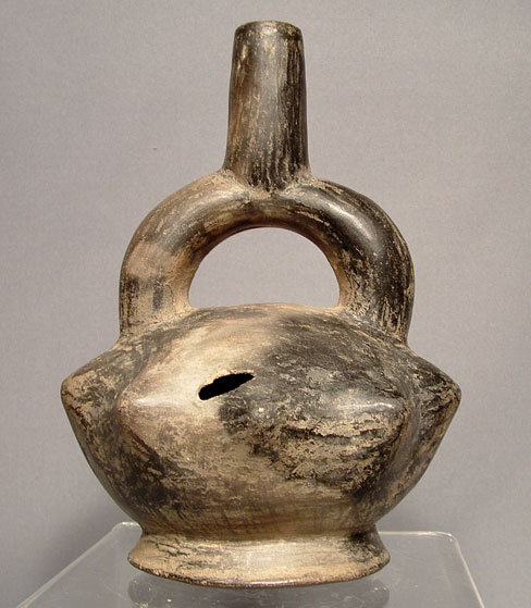 Ancient Pre Columbian Chimu Vessel, 850 -1450 AD
