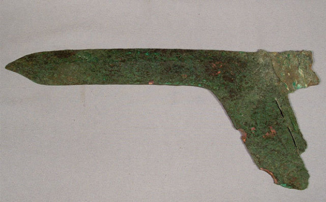Antique Chinese Zhou Dynasty Bronze Ge Axe