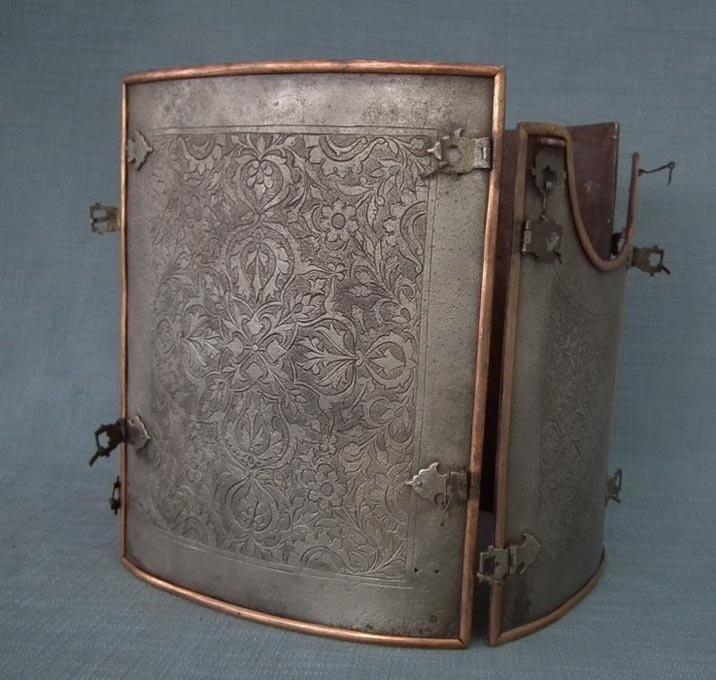 Antique 18th century Indo-Persian Islamic Armour Char-Aina