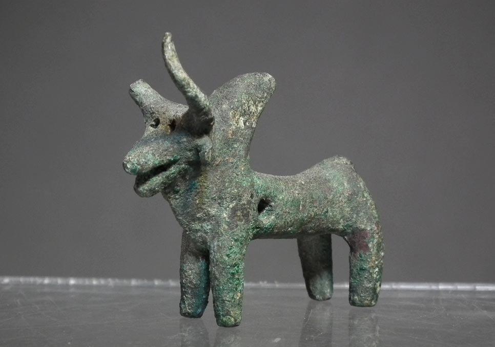 Ancient 1000 B.C. Western Asiatic Bronze Zebu Bull