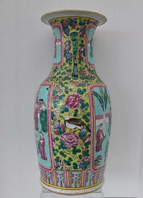 Antique 19th century Qing Dynasty Chinese Porcelain Famille-Rose Turquoise-Ground Vase