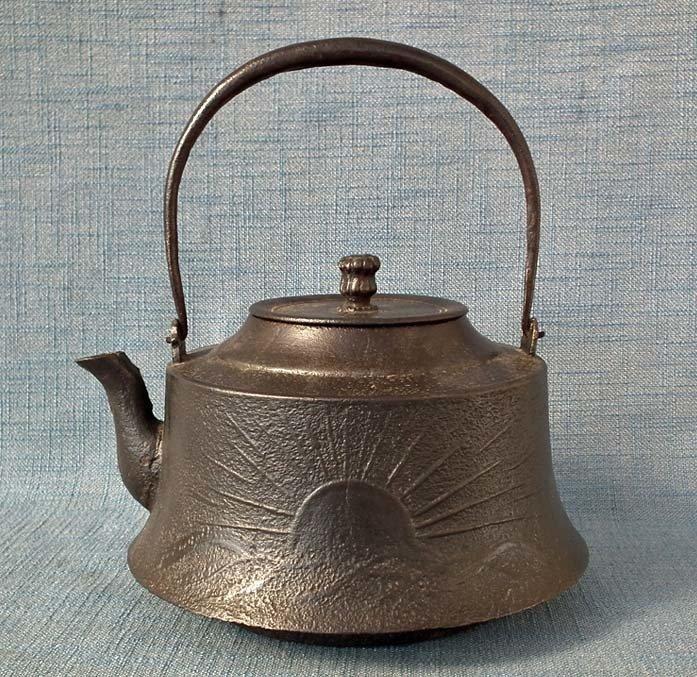 Large Antique Japanese 19th century Meiji Period Cast Iron Teapot Kettle Tetsubin