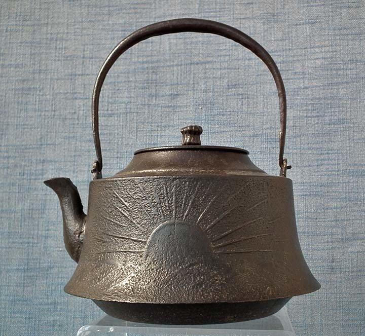 Large Antique Japanese 19th century Meiji Period Cast Iron Teapot Kettle Tetsubin