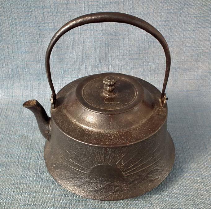 Large Antique Japanese 19th century Meiji Period Cast Iron Teapot Kettle Tetsubin