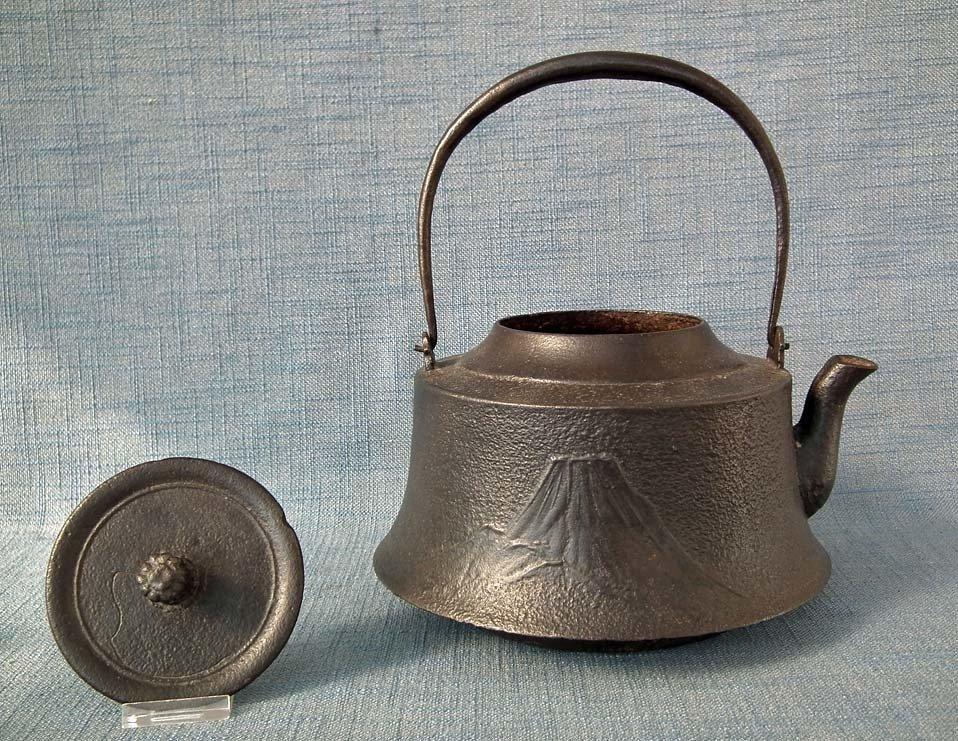 Large Antique Japanese 19th century Meiji Period Cast Iron Teapot Kettle Tetsubin
