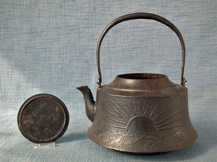 Large Antique Japanese 19th century Meiji Period Cast Iron Teapot Kettle Tetsubin