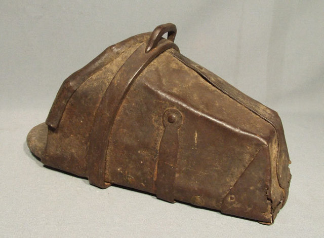 Antique European knight Stirrup Armour 16th century