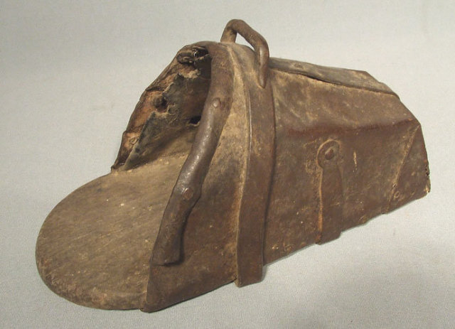 Antique European knight Stirrup Armour 16th century