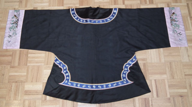 Antique Chinese Qing Dynasty Black Silk Sumer Robe