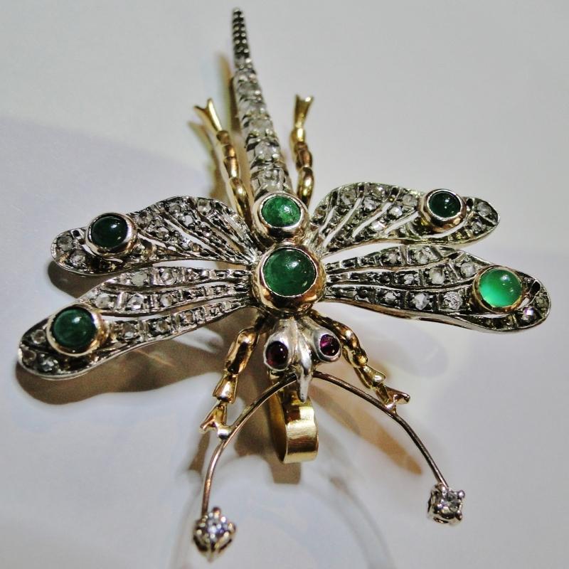 FINE ORNATE 18K GOLD DIAMOND & EMERALD FIGURAL BROOCH DRAGONFLY SIGNED