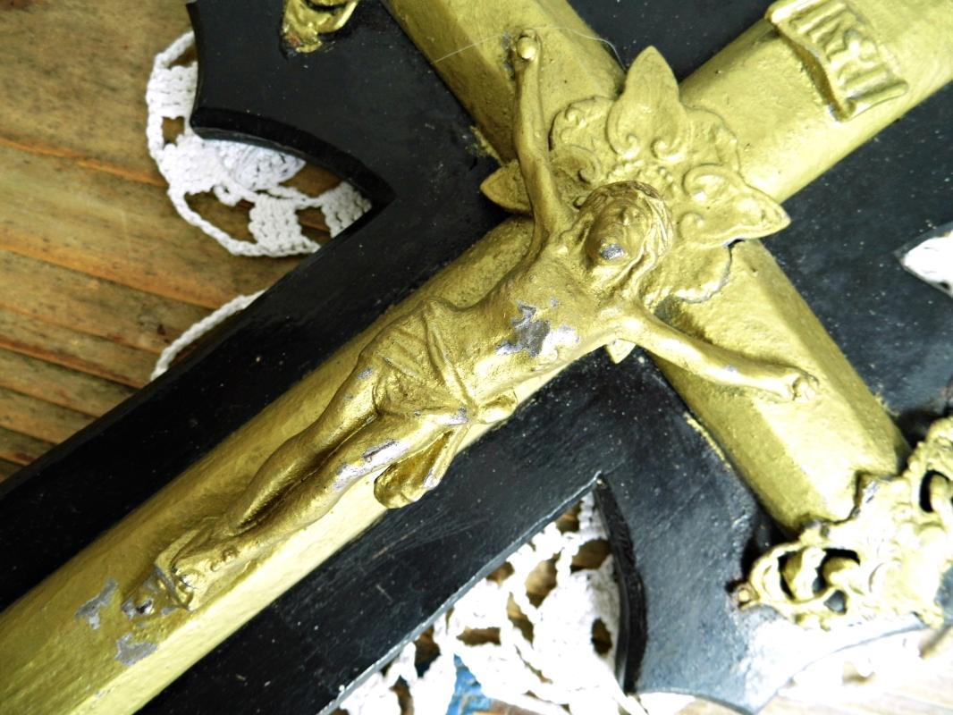 Antique Wall Cross Wood Hanging Crucifix Jesus Christ Vintage Ornate Black Gold Cross Catholic Religious Christian Decor Home Chapel Altar