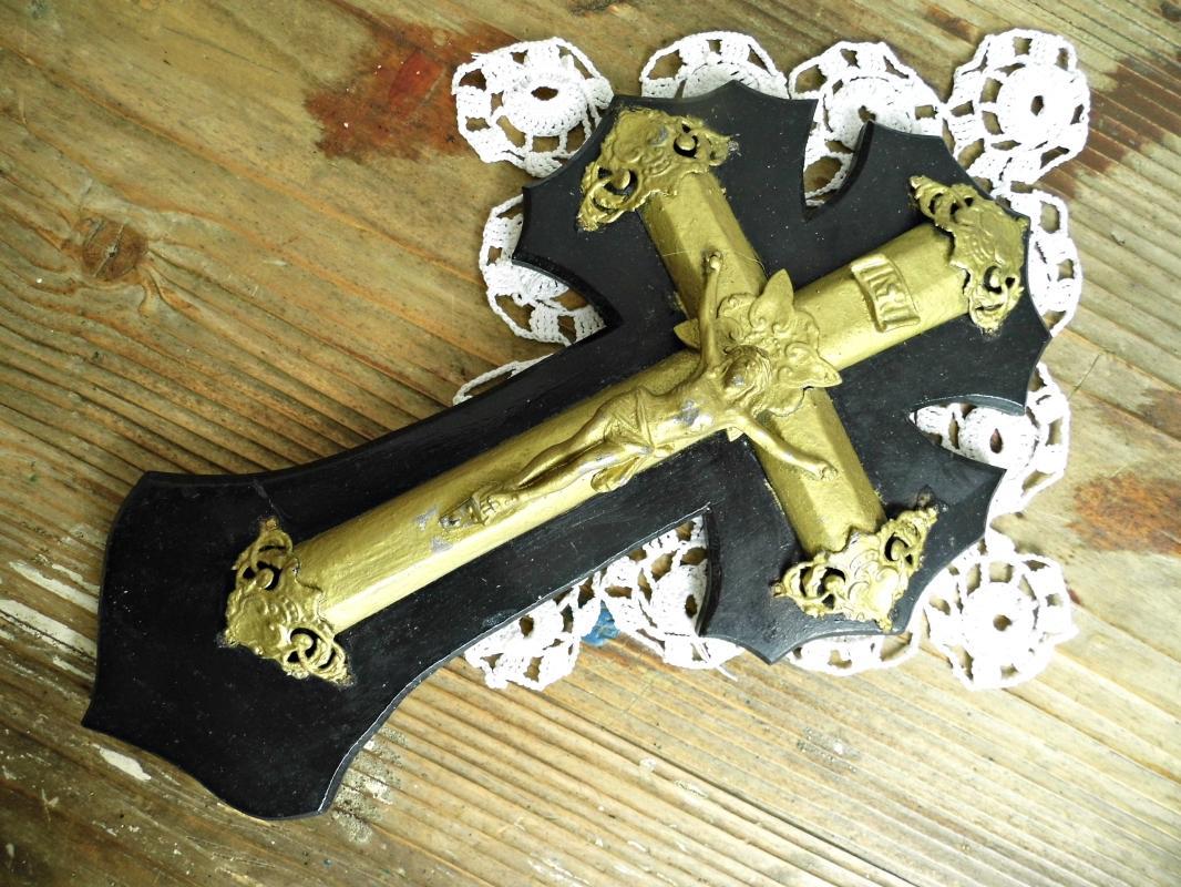 Antique Wall Cross Wood Hanging Crucifix Jesus Christ Vintage Ornate Black Gold Cross Catholic Religious Christian Decor Home Chapel Altar