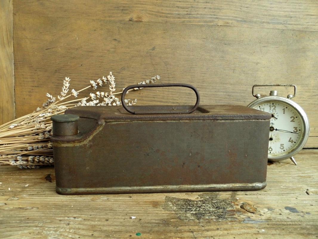 Antique Kerosene Can with Handle Gas Canister Container Vintage Railroad Tool Metal Box Oil Fuel Box Industrial Decor Tinware Man Cave Decor
