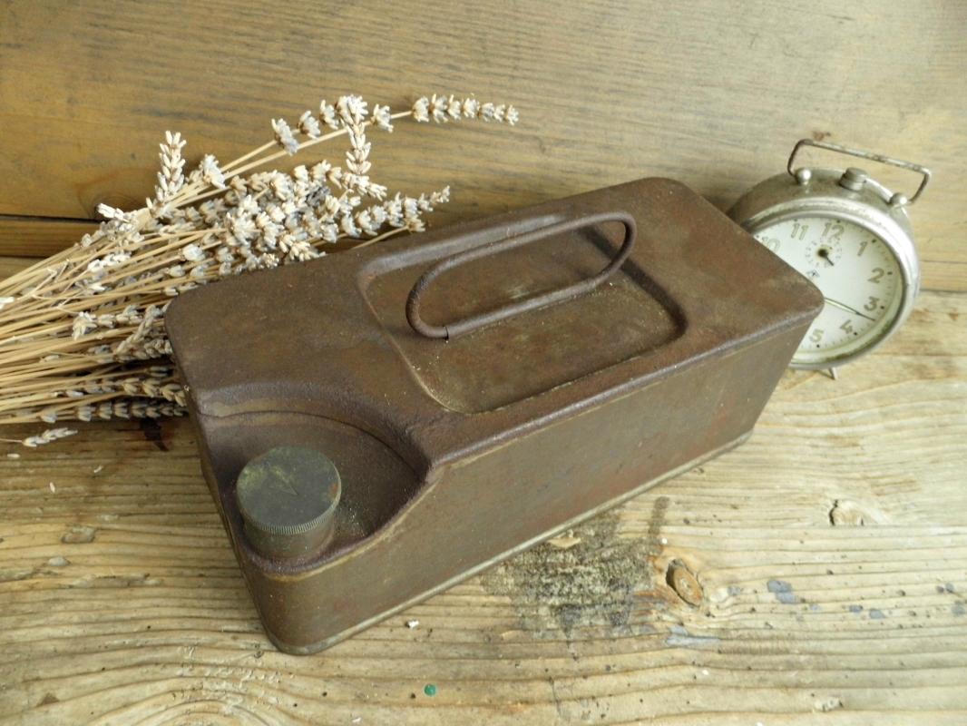 Antique Kerosene Can with Handle Gas Canister Container Vintage Railroad Tool Metal Box Oil Fuel Box Industrial Decor Tinware Man Cave Decor