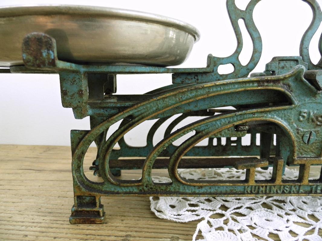 Antique Kitchen Scale Blue Green Vintage Metal Market Balance Scale Brass Trays Cast Iron Counter Rustic Farmhouse Kitchen Industrial Decor