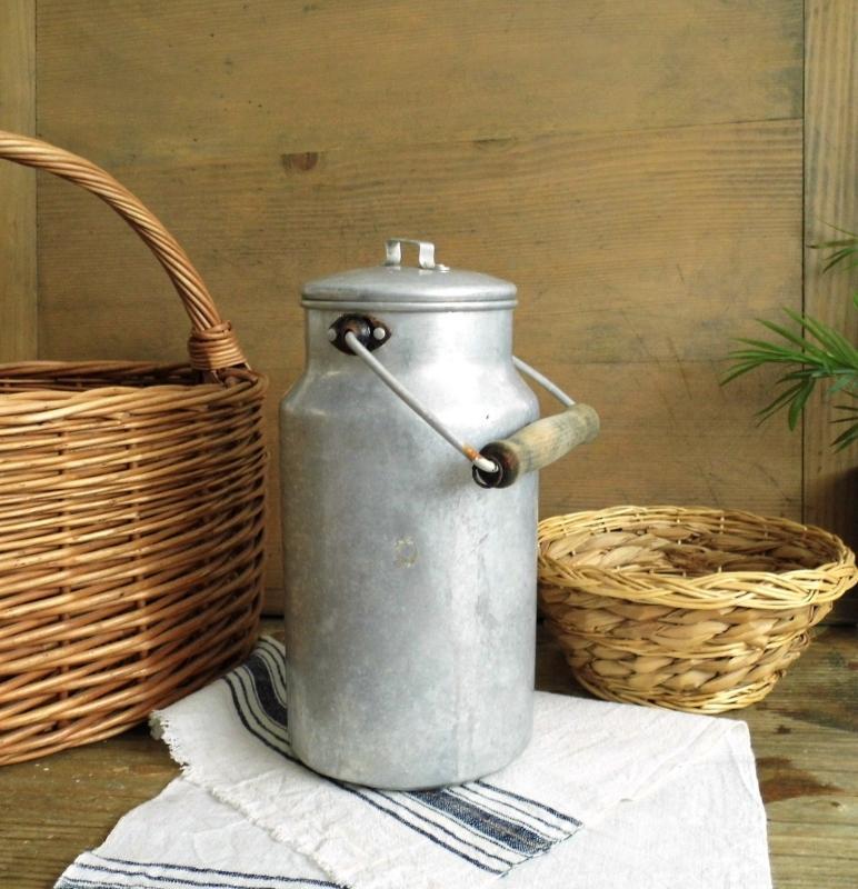 Vintage Aluminum Milk Can Lid Wooden Handle Milk Pail Container Silver Rustic Milk Canister Metal Bucket Enamelware Farmhouse Kitchen Decor