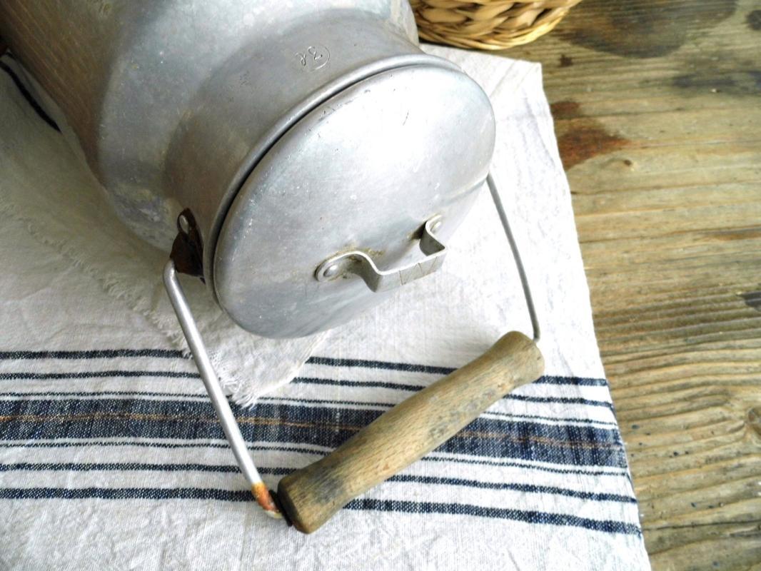 Vintage Aluminum Milk Can Lid Wooden Handle Milk Pail Container Silver Rustic Milk Canister Metal Bucket Enamelware Farmhouse Kitchen Decor