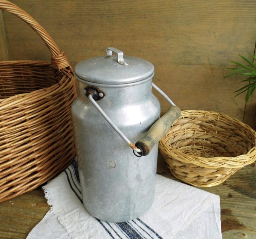Vintage Aluminum Milk Can Lid Wooden Handle Milk Pail Container Silver Rustic Milk Canister Metal Bucket Enamelware Farmhouse Kitchen Decor