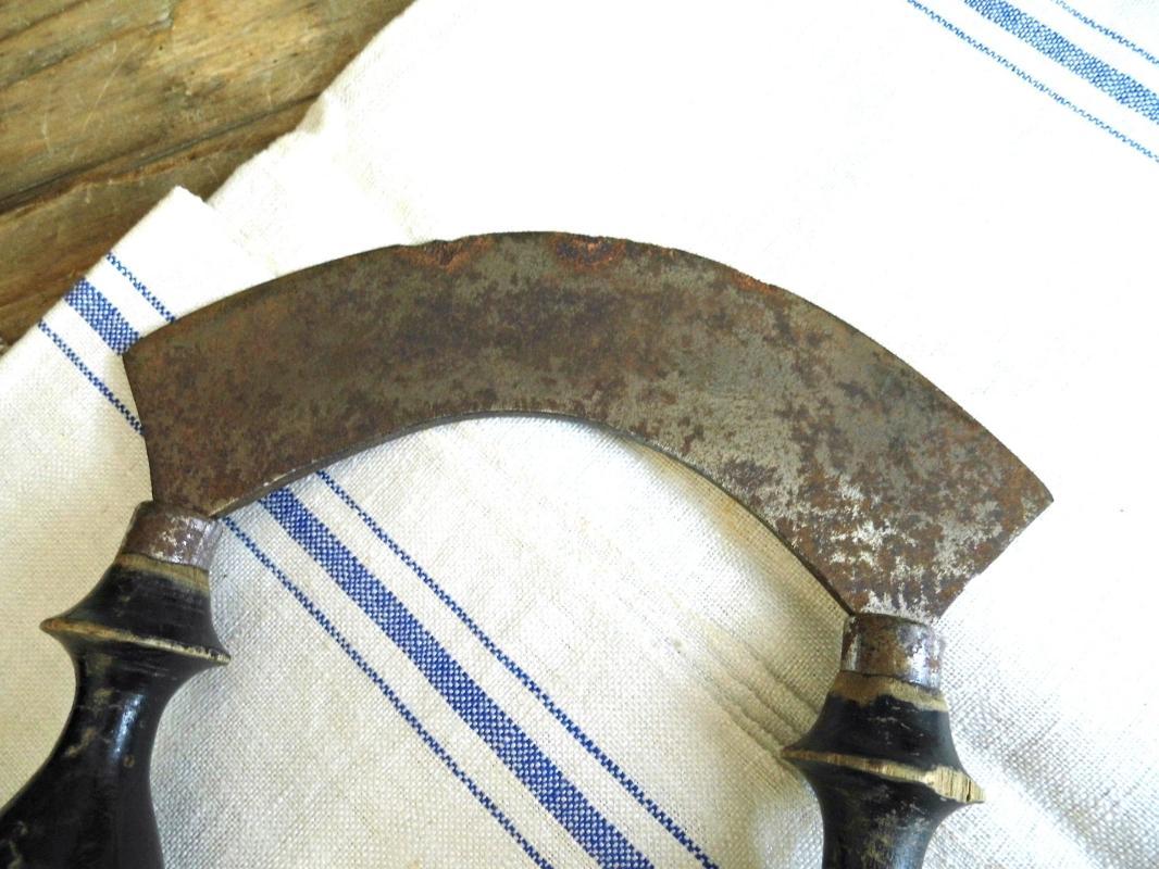 Antique Mezzaluna Rocking Slicer Vintage Herb Chopper Wood Food Mincer Double Handled Vegetable Cutter Knife Kitchen Utensil Farmhouse Decor