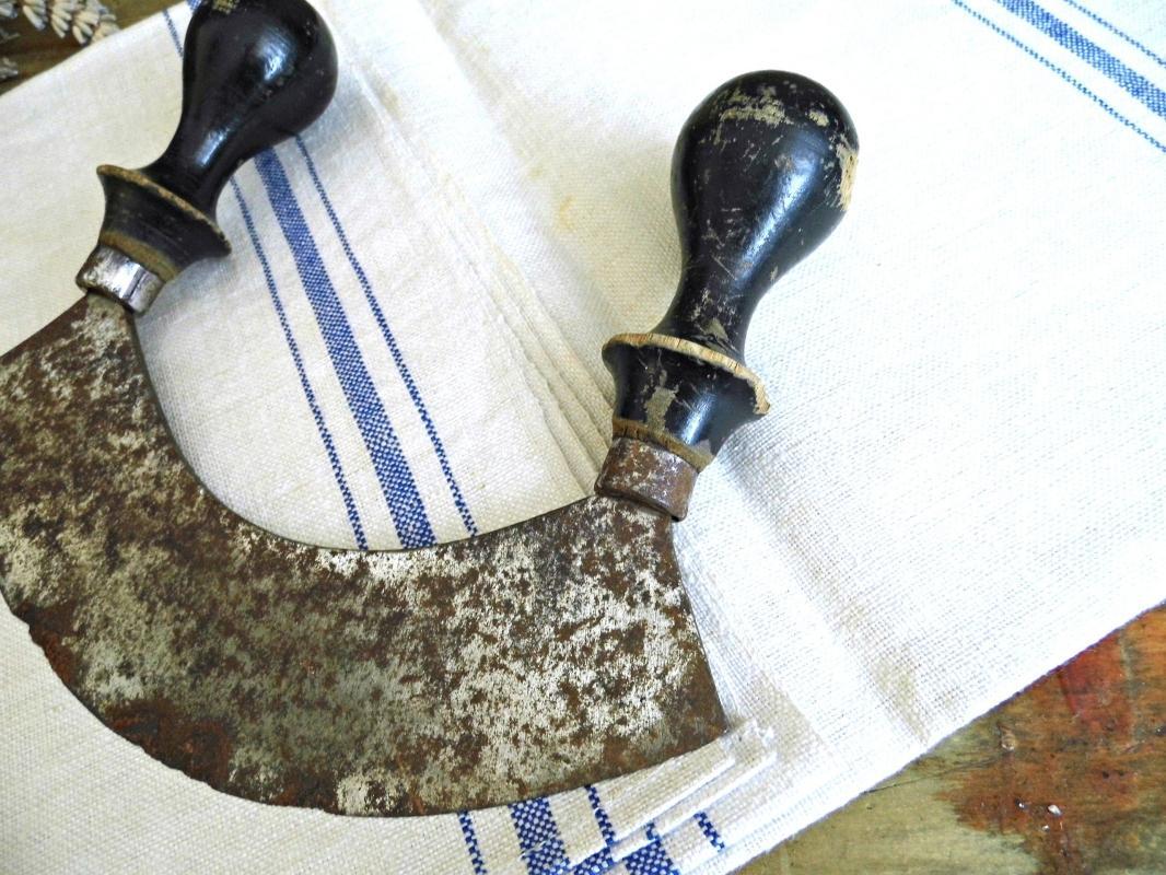 Antique Mezzaluna Rocking Slicer Vintage Herb Chopper Wood Food Mincer Double Handled Vegetable Cutter Knife Kitchen Utensil Farmhouse Decor
