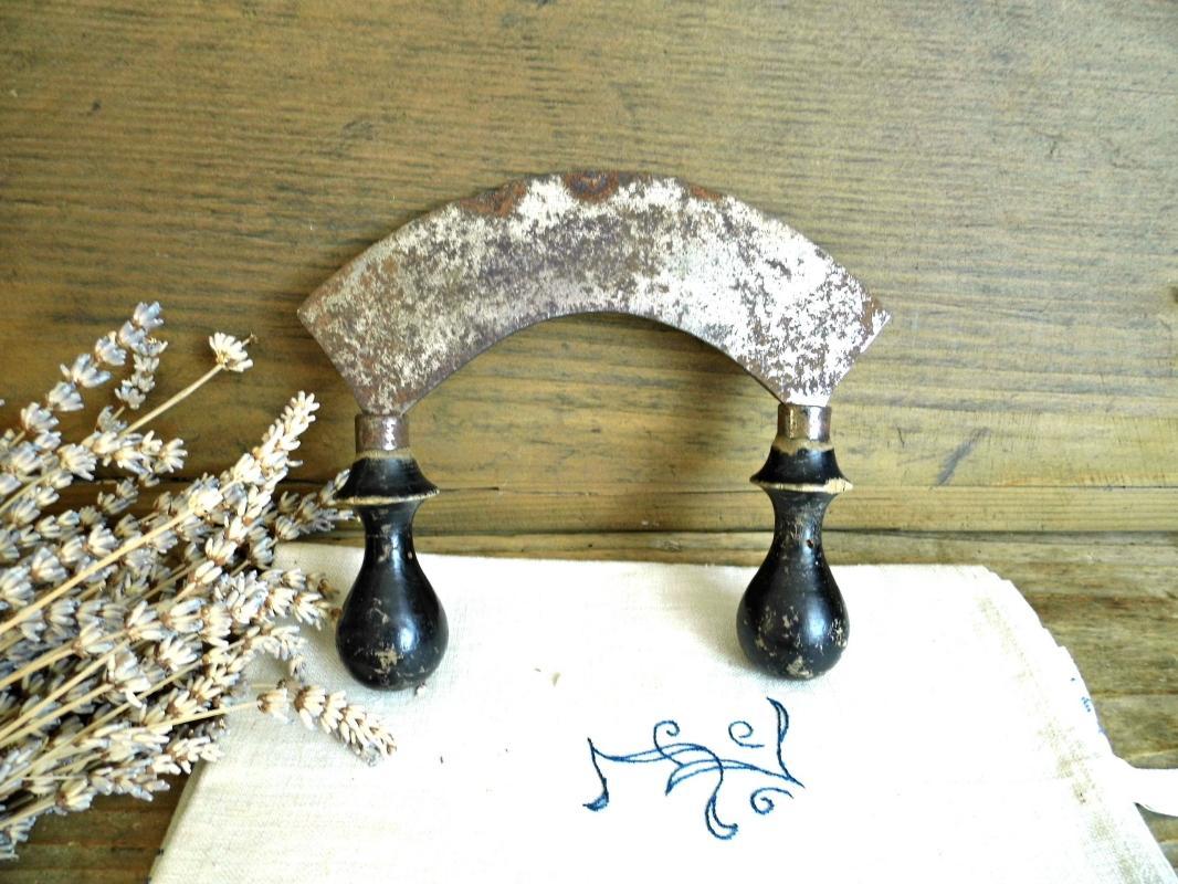 Antique Mezzaluna Rocking Slicer Vintage Herb Chopper Wood Food Mincer Double Handled Vegetable Cutter Knife Kitchen Utensil Farmhouse Decor