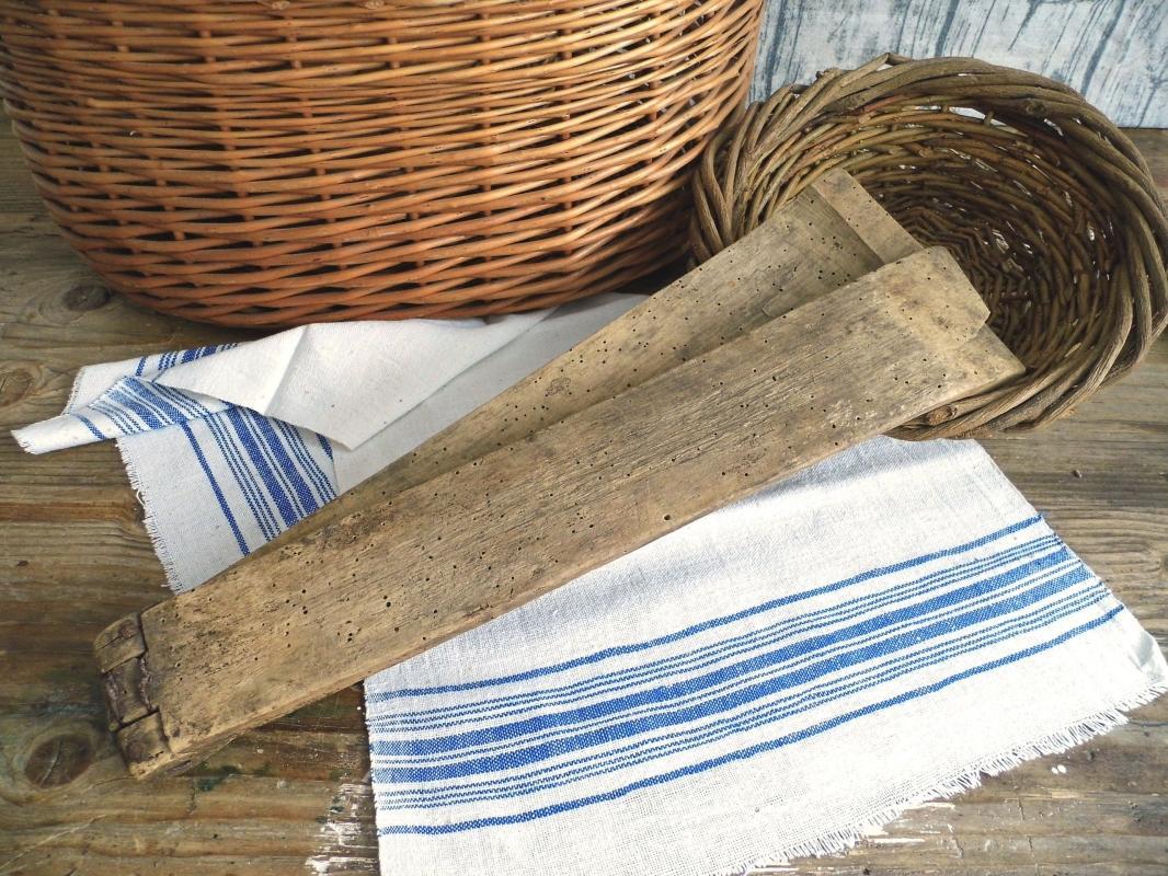 Antique French Wash Tongs Wood Carved Clothes Hand Wash Laundry Pincers Large Primitive Rustic Farmhouse Decor Laundry Tool Room Photo Prop