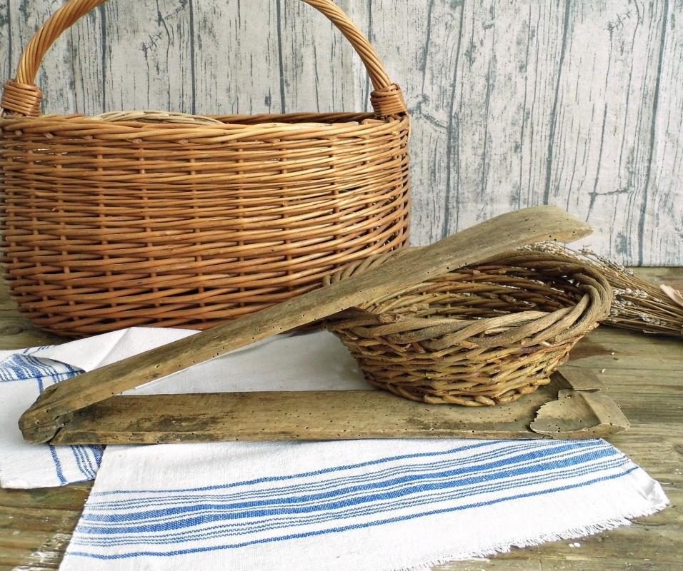 Antique French Wash Tongs Wood Carved Clothes Hand Wash Laundry Pincers Large Primitive Rustic Farmhouse Decor Laundry Tool Room Photo Prop