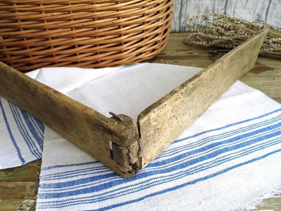 Antique French Wash Tongs Wood Carved Clothes Hand Wash Laundry Pincers Large Primitive Rustic Farmhouse Decor Laundry Tool Room Photo Prop