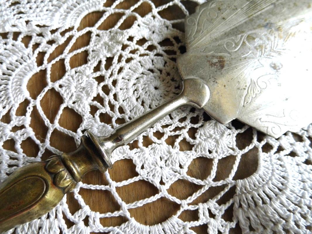 Antique Cake Server Engraved German Brass Plated Handle Vintage Cake Lifter Pie Pastry Serving Spatula Art Deco Ornate Silverware Tableware
