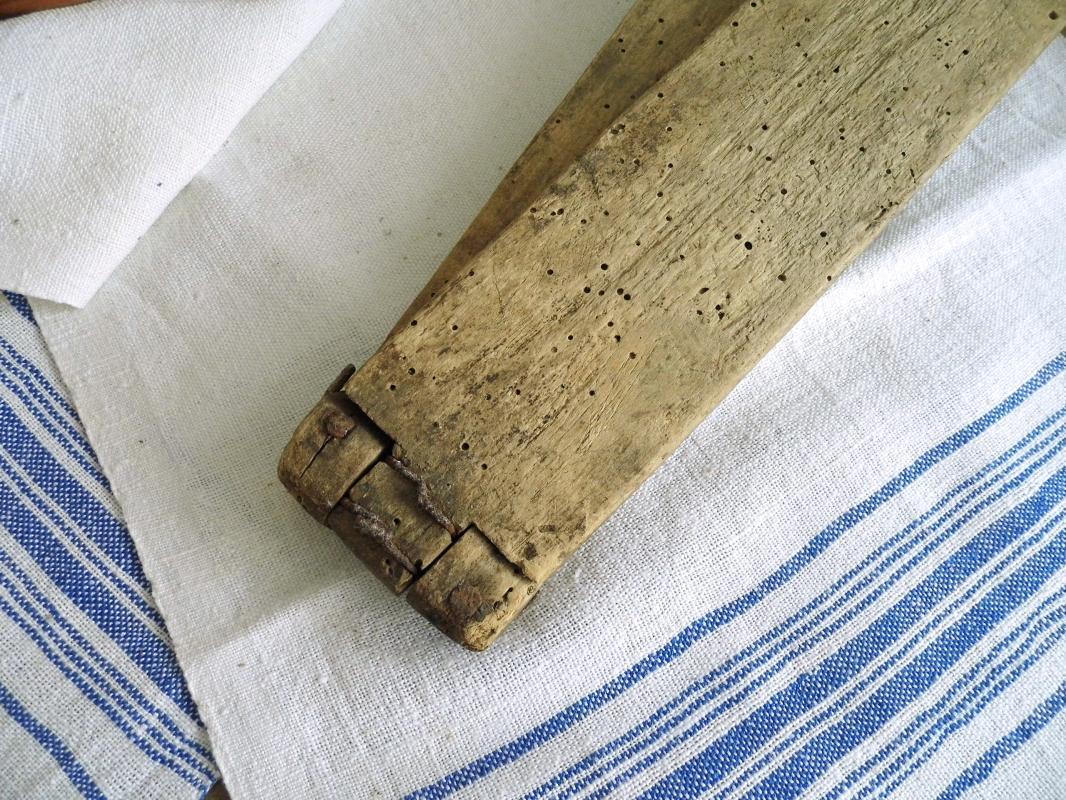 Antique French Wash Tongs Wood Carved Clothes Hand Wash Laundry Pincers Large Primitive Rustic Farmhouse Decor Laundry Tool Room Photo Prop