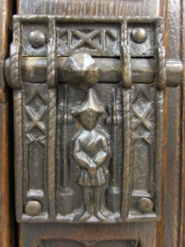 Small Gothic Cabinet (Argenterie)