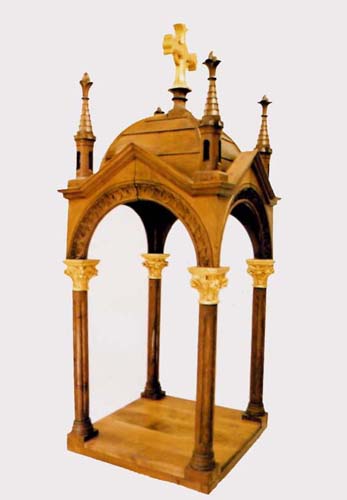 Gothic Niche/Baldachin
