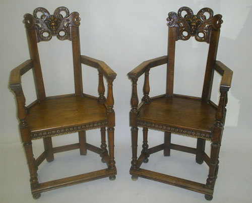 French Gothic Caquetoires