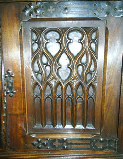 Gothic Cabinet (Dressoir)