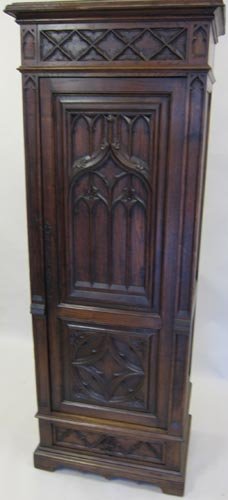 Armoire or Cabinet (Homme-Debout)