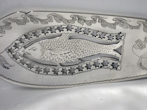Irish Georgian Silver Fish Slice, Dublin 1825, Samuel Neville