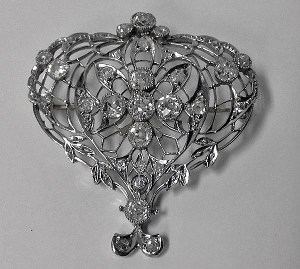 Edwardian Diamond Platinum Brooch, English C.1900