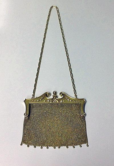 Art Nouveau Gold Diamond Pearl mesh link purse, C.1910.