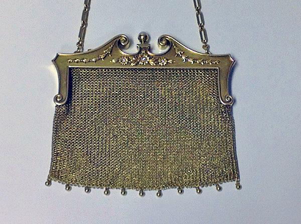 Art Nouveau Gold Diamond Pearl mesh link purse, C.1910.
